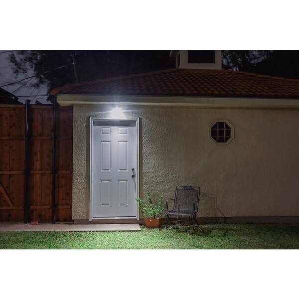 sylvania night chaser flood light