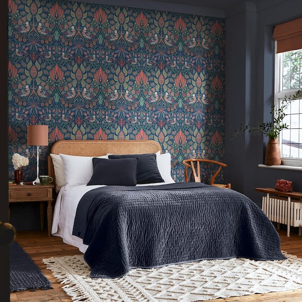 William Morris at Home Dove and Rose Midsummer Wallpaper