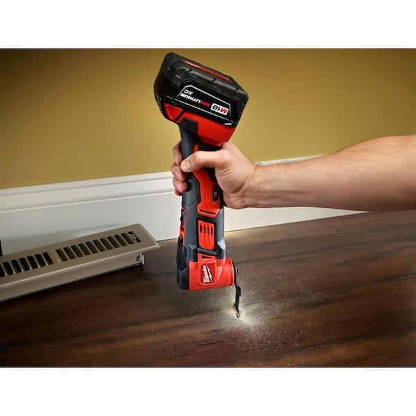 Milwaukee M18 18V Lithium-Ion Cordless Multi-Tool with 2.0