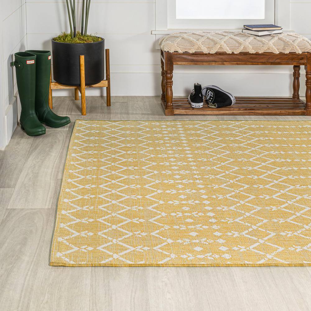 Boho-Chic Moroccan Geometric Black and Gray 5' x 7' Outdoor Area Rug