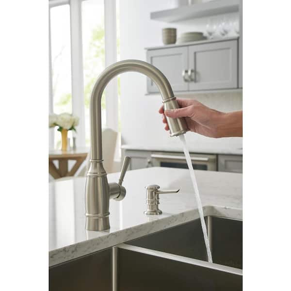 MOEN Noell Single-Handle Pull-Down Sprayer Kitchen Faucet Chrome 