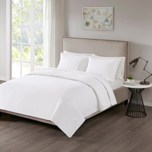 Nash 3-Piece White Polyester King/Cal King Reversible Quilt Set