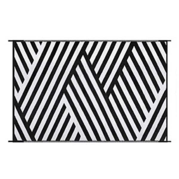 4 ft. x 6 ft. White and Black Patio Plastic Straw Rug, Waterproof Reversible Outdoor Camping Rug for Balcony and Deck