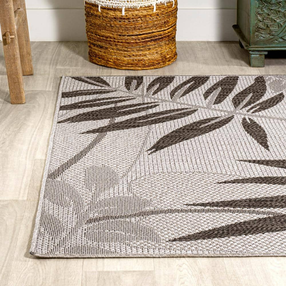 Gray/Black Floral Synthetic Reversible Rectangular Area Rug 5x8 Feet