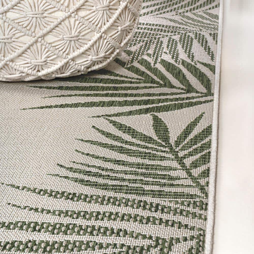 Isla Green and Cream Synthetic 3 x 5 Palm Frond Area Rug