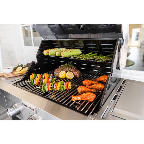 3-Burner Propane Gas Grill in Black with Ceramic Sear Side Burner