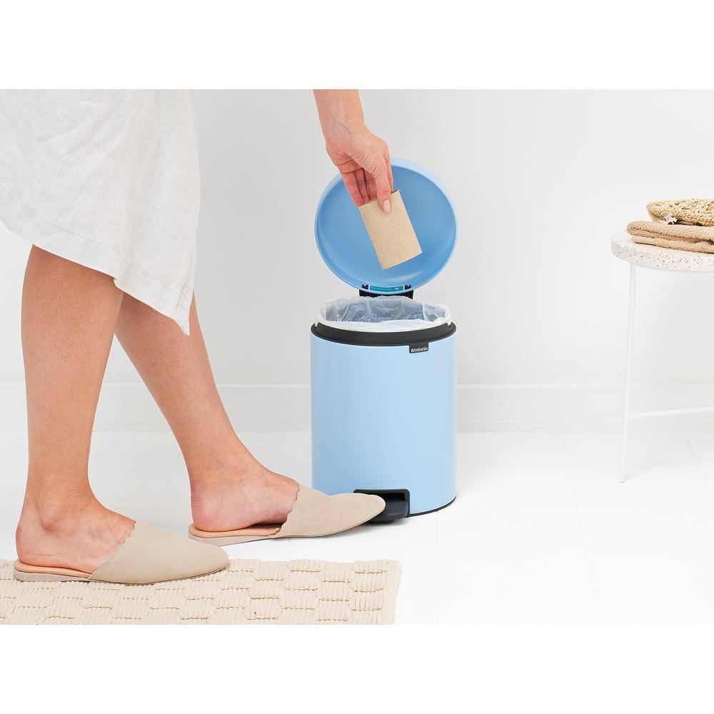 Dreamy Blue Plastic Round Pedal Trash Can, 1.3 Gallon