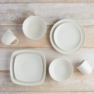 Colorwave Naked 10.75 in. (Beige) Stoneware Square Dinner Plates, (Set of 4)