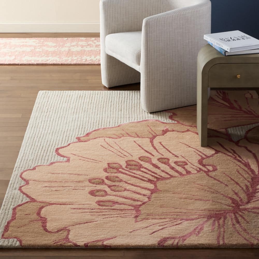 Hand-Tufted Rose Floral Wool and Viscose 5' x 7' Area Rug