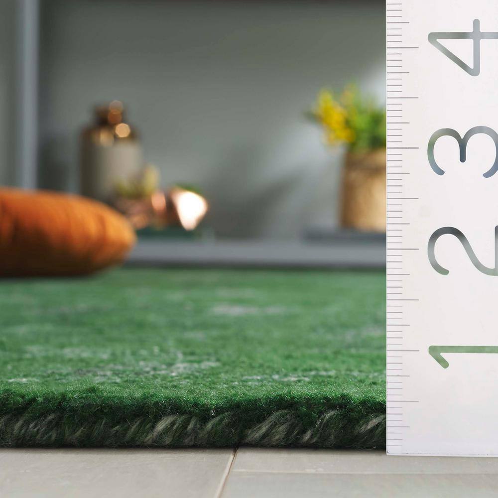 Hand Tufted Dark Green Wool and Synthetic 8' x 10' Area Rug