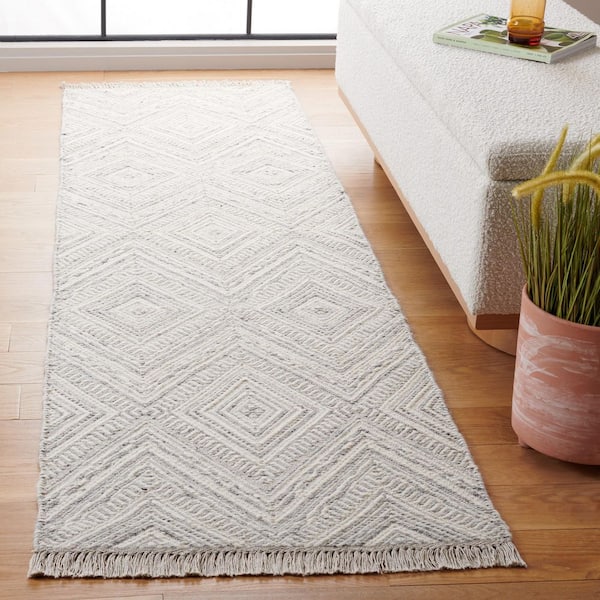 Kilim 2 ft. x 8 ft. Light Gray/Ivory Solid Diamond Fringe Runner Rug