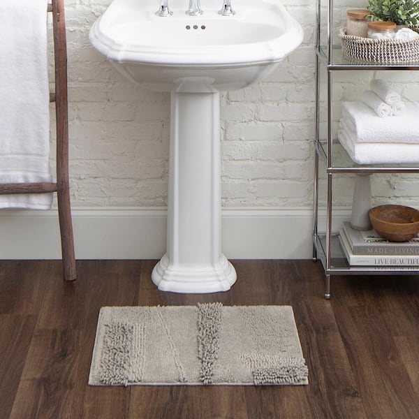 Composition Silver 27 in. x 45 in. Cotton Bath Mat