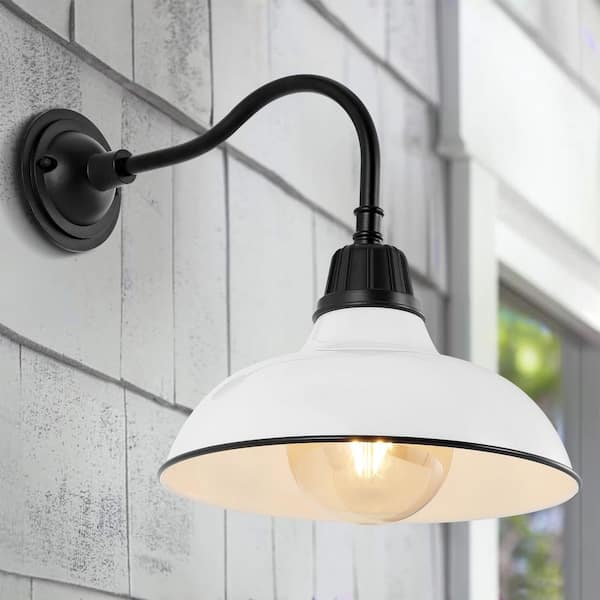 JONATHAN Y Aurora 12.25 in. White 1-Light Farmhouse Industrial Indoor/Outdoor Iron LED Gooseneck Arm Outdoor Sconce