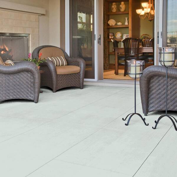 BEHR PREMIUM #ICC-37 Beach Glass Low-Lustre Enamel Interior