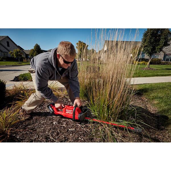 Milwaukee M18 FUEL 24 in. 18V Lithium 