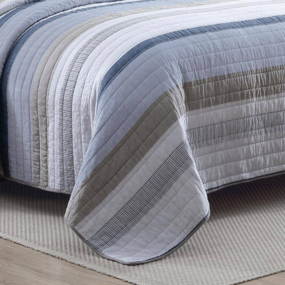 Galewood Twin Blue Cotton Reversible Quilt Set