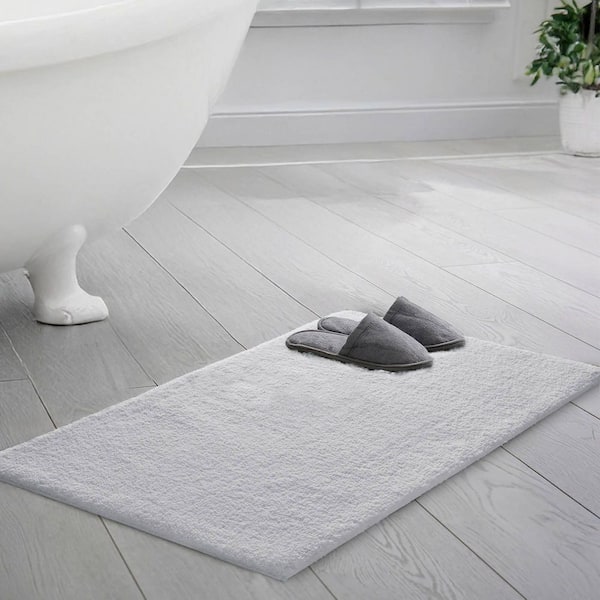 MADISON PARK Signature Marshmallow Grey 24 in. x 40 in. Bath Mat