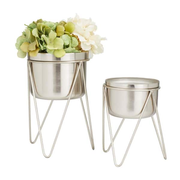 CosmoLiving by Cosmopolitan 10 in., and 8 in. Medium Silver Metal Planter with Removable Stand (2- Pack)