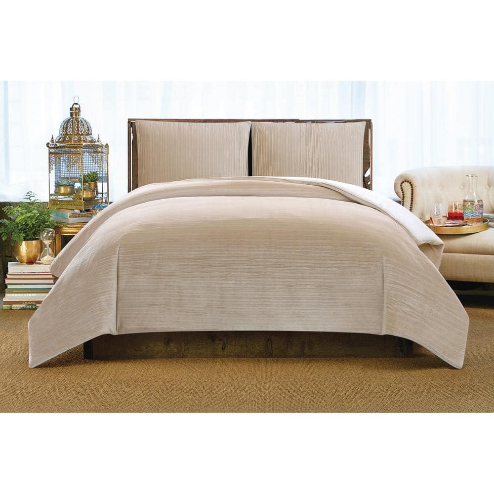 Christian Siriano Crinkle Velvet Comforter Set offers (KING)