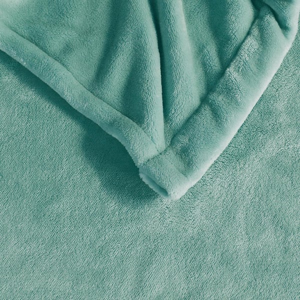 80 in. x 84 in. Heated Plush Aqua Full Blanket
