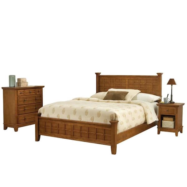 Home Styles Arts and Crafts Cottage Oak Queen Bed with 2 Nighstands and Chest