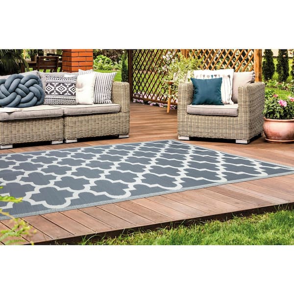 https://images.thdstatic.com/productImages/98b2d43d-14f8-4158-815e-47d90eb7dddd/svn/gray-white-beverly-rug-outdoor-rugs-hd-odr20955-10x13-e1_600.jpg