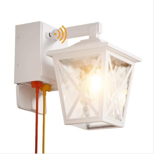 Porch Lights with Outlet, Dusk to Dawn Outdoor Light with Built-in GFCI Outlet Waterproof Anti-Rust Lantern White