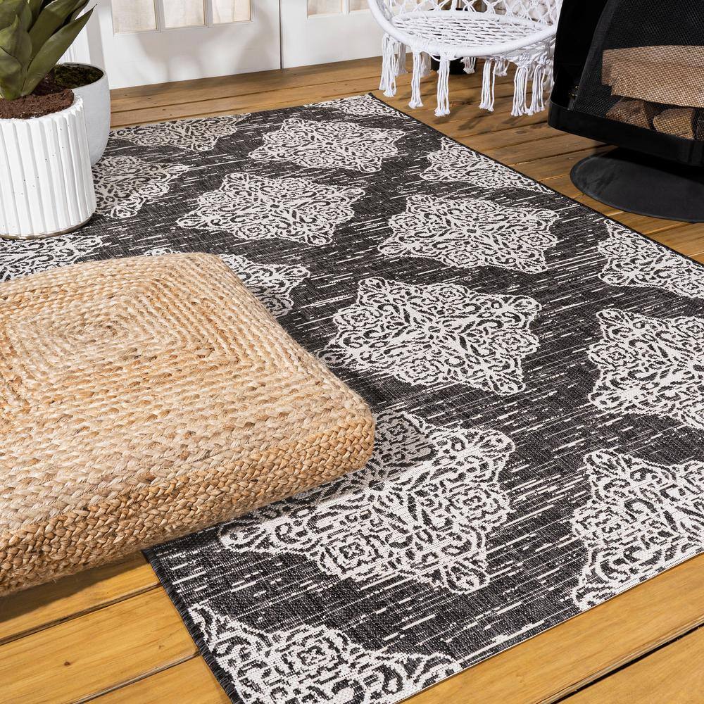 Black and Ivory Medallion Synthetic 8' x 10' Indoor/Outdoor Rug
