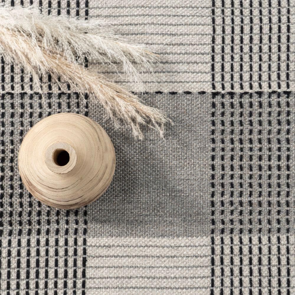 Handmade Gray Wool Plaid Rectangular Area Rug, 6' x 9'