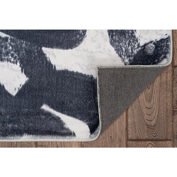 Mona Faux Rabbit Black & white 8x10 Area rug