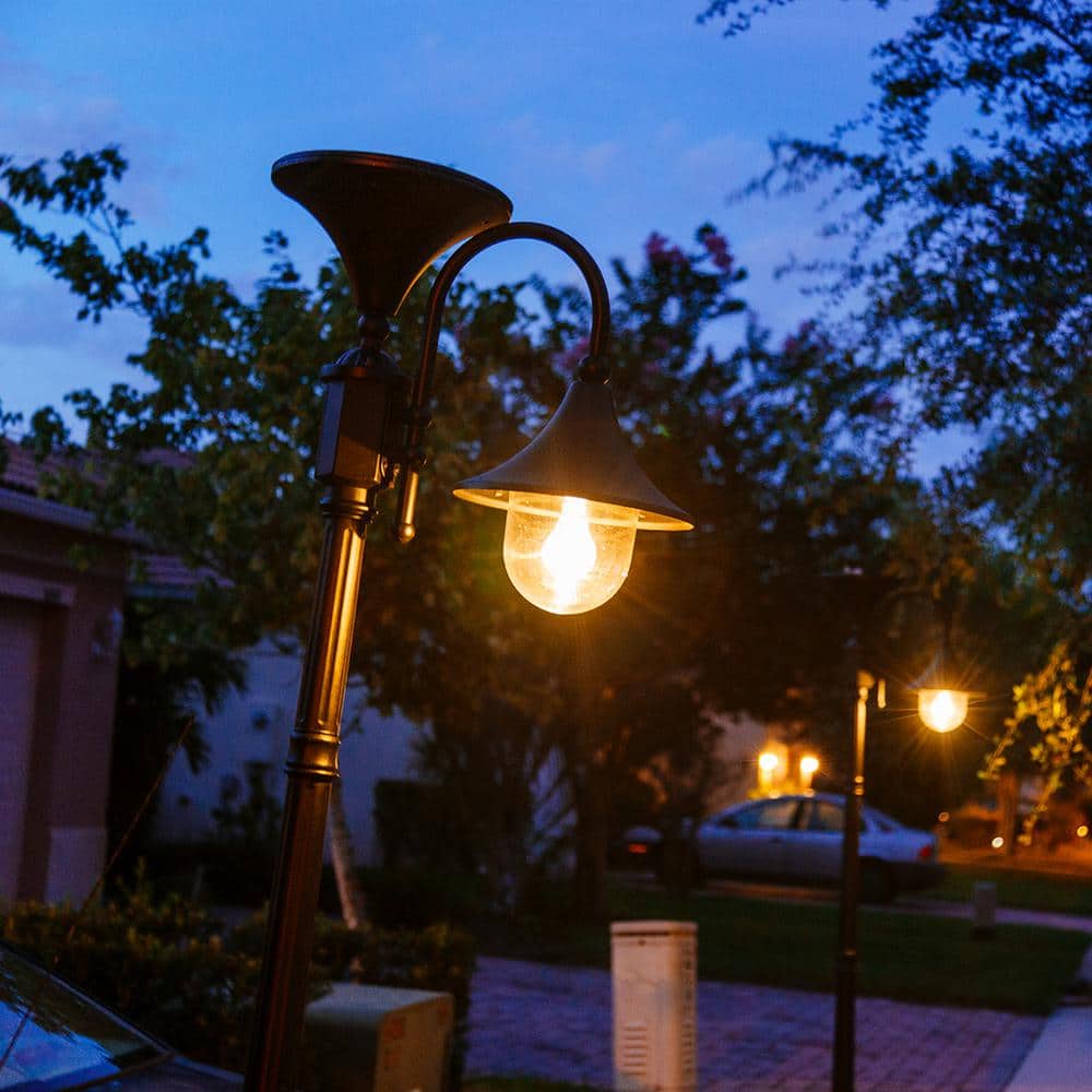 Black Cast Aluminum Solar LED Lamp Post with Dusk to Dawn Sensor