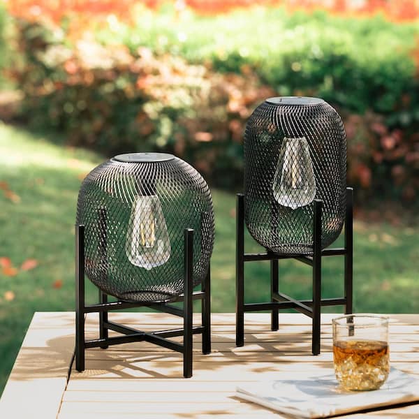 Glitzhome 11.5 in. H Set of 2-Metal Mesh Black Solar Powered