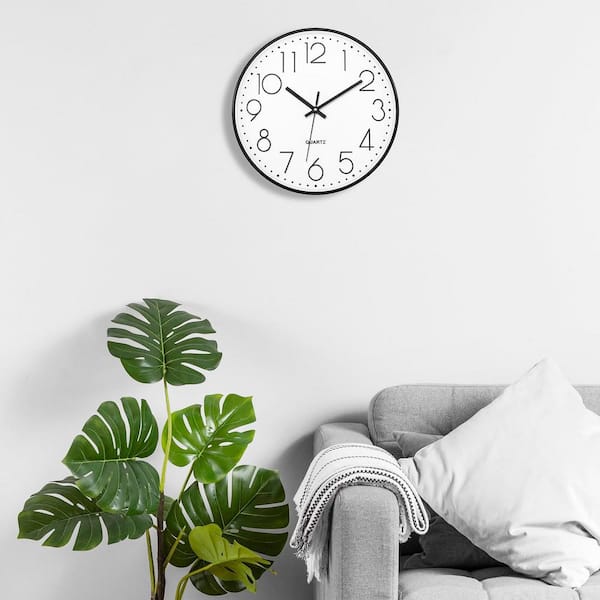 Afoxsos 14 in. Black and White Analog Plastic Battery Operated