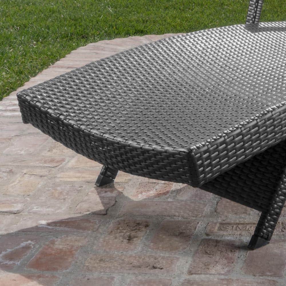 Gray Wicker Outdoor Chaise Lounge Set with Armrests and Side Table
