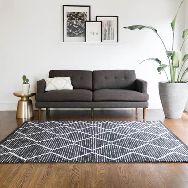 Oscar Black 5 ft. x 7 ft. Area Rug