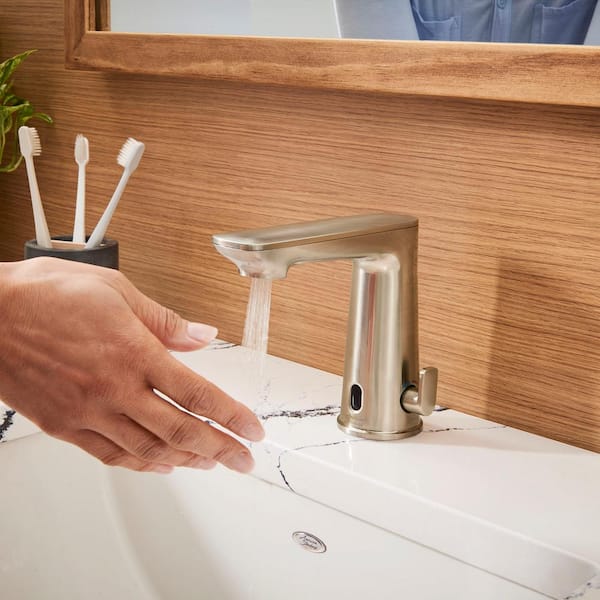 Clean IR DC Powered Touchless Single Hole Bathroom Faucet in Brushed Nickel