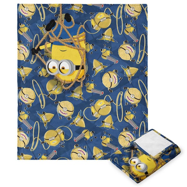 THE NORTHWEST GROUP Universal Despicable Me 4 Just Hanging Multi-Color Printed Cloud Throw