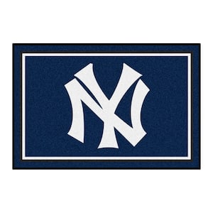 New York Yankees Red 4 ft. x 6 ft. Plush Area Rug