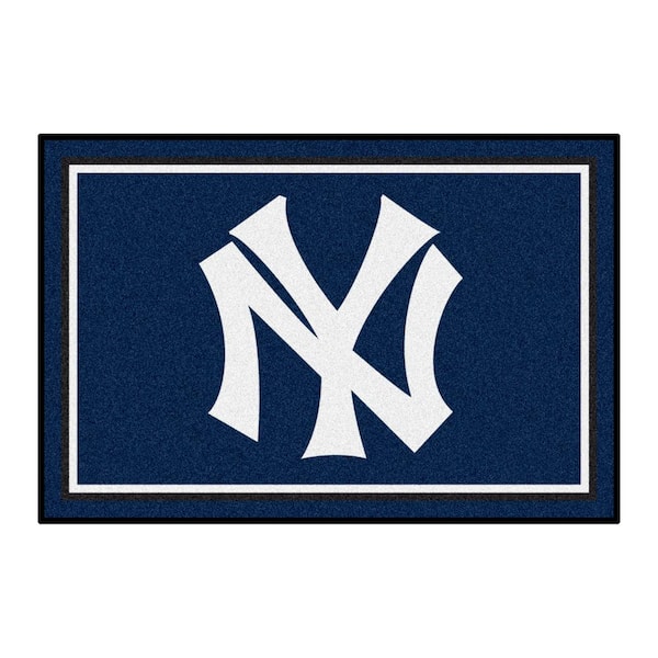 FANMATS New York Yankees Red 4 ft. x 6 ft. Plush Area Rug