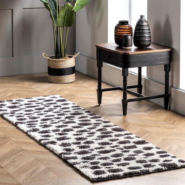 Lennon Cozy Shag Leopard Beige 2 ft. 8 in. x 8 ft. Indoor Runner Rug