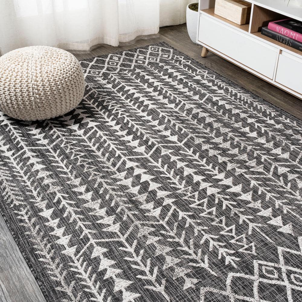 Black and Ivory Geometric Bohemian Indoor/Outdoor Rug