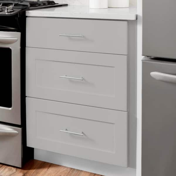 https://images.thdstatic.com/productImages/9949e0f6-b5bc-43cc-a81f-de843dd5df2b/svn/dove-gray-hampton-bay-ready-to-assemble-kitchen-cabinets-db18-g-e1_600.jpg