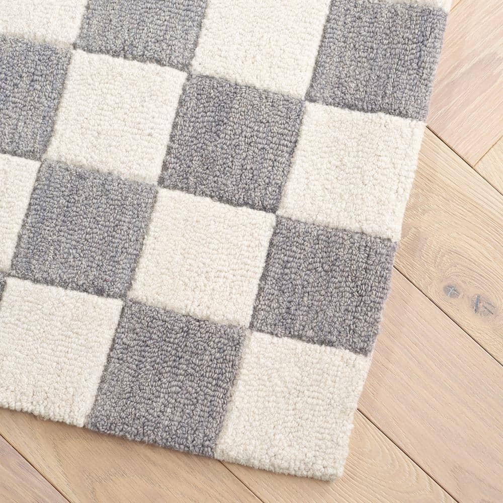 Gray and Ivory Checkered Handmade Wool Area Rug, 8' x 10'