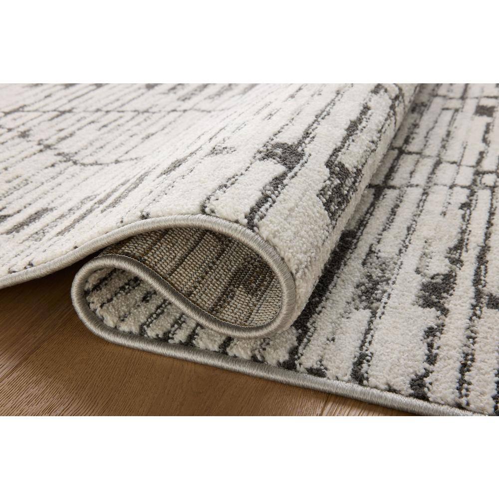 Gray Diamond 4' x 6' Wool and Synthetic Area Rug