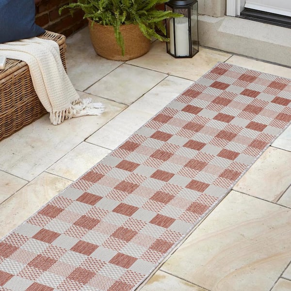 JONATHAN Y Darcy Salmon/Cream 2 ft. x 8 ft. Traditional Geometric Bold Gingham Indoor/Outdoor Runner Rug