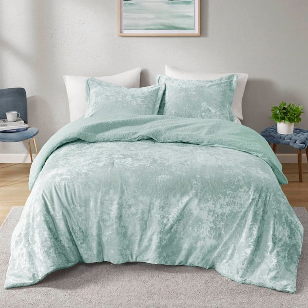 Gemma 3-Piece Aqua Polyester Full/Queen Crushed Velvet Sherpa Reversible Comforter Set
