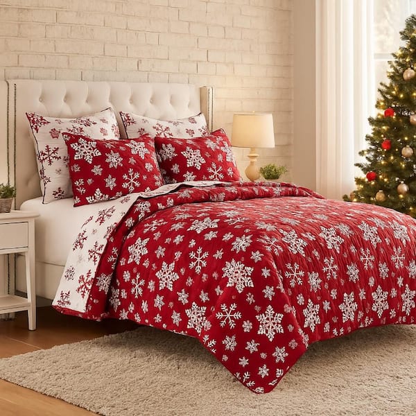 Red and White Christmas Pattern Polyester Queen Comforter