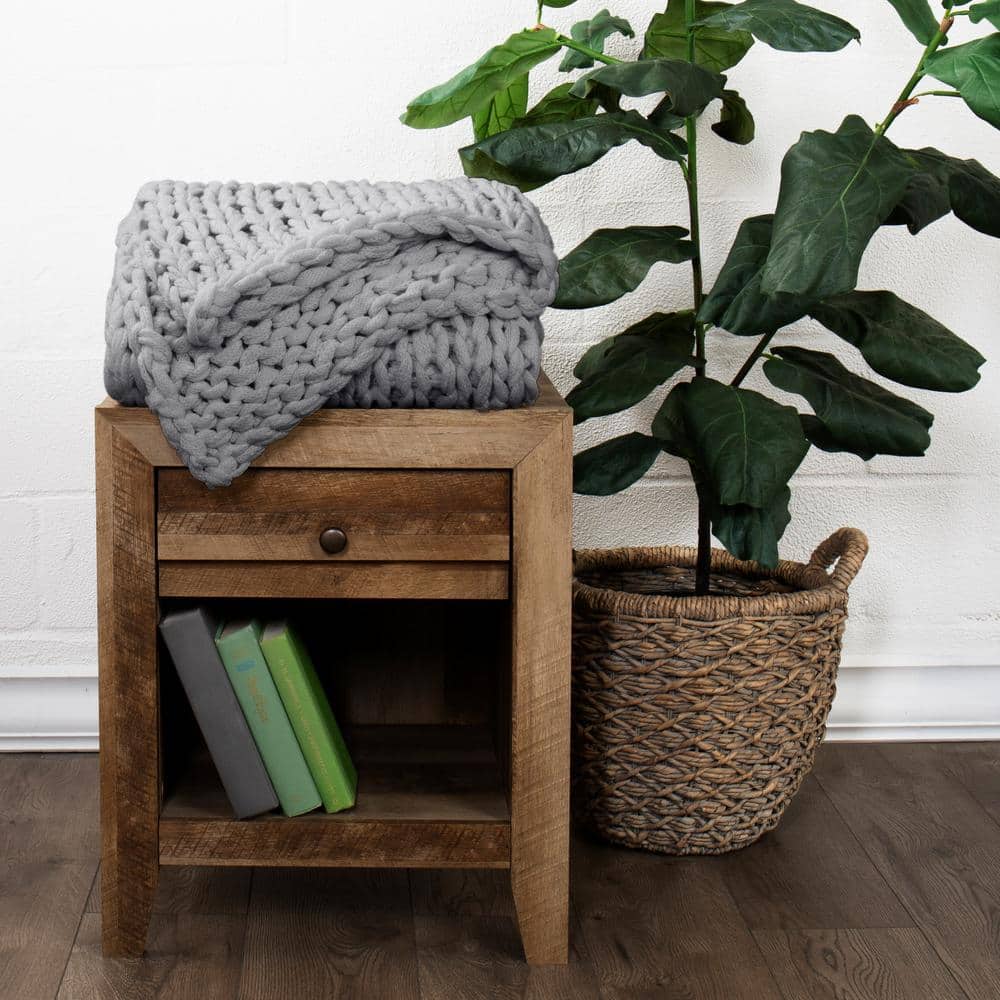 Luxurious Gray Chunky Knit 47'' x 59'' Acrylic Throw Blanket