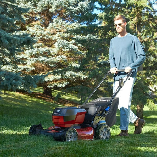 Toro 21323 21in. Recycler SmartStow 60-Volt Lithium-Ion Brushless Cordless Battery Walk Behind Push Mower - 4.0 Ah Battery, Charger - 3