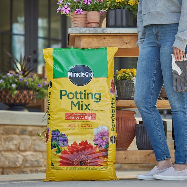 Miracle-Gro Flower and Plant Potting Mix 1 ft³